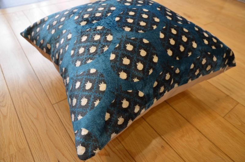 画像1: シルク&ベルベットクッションカバー約50×50cm(中材付き)
