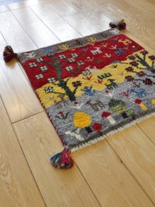 おすすめpoint！1: カシュクリ/座布団サイズ・四角40×41cm（フリンジ・ボンボリあり）