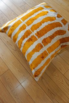おすすめpoint！1: シルク&ベルベットクッションカバー約50×50cm（中材付き）