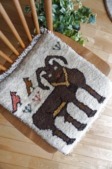 おすすめpoint！3: ギャッベ/座布団サイズ43×40cm（ボンボリなし）