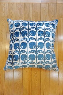 おすすめPoint!1: シルク&ベルベットクッションカバー約50×50cm(中材付き)