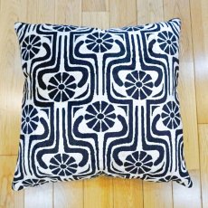 画像1: シルク&ベルベットクッションカバー約50×50cm（中材付き） (1)