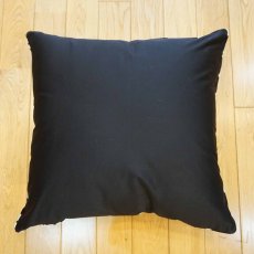 画像2: シルク&ベルベットクッションカバー約50×50cm（中材付き） (2)