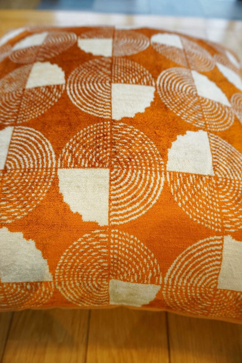 画像2: シルク&ベルベットクッションカバー約50×50cm(中材付き)