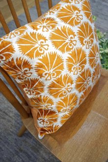 おすすめPoint！3: シルク&ベルベットクッションカバー約50×50cm（中材付き）