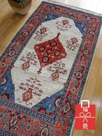  『福袋2026』ルリバフ/アクセントラグサイズ208×108 cm 通常価格¥440,000     