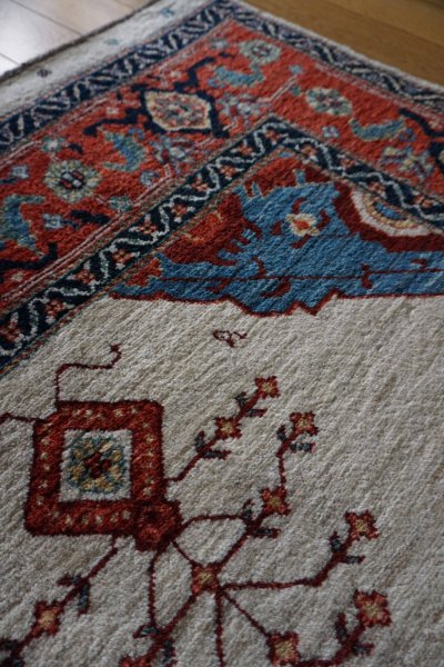 画像5:  『福袋2026』ルリバフ/アクセントラグサイズ208×108 cm 通常価格¥440,000     