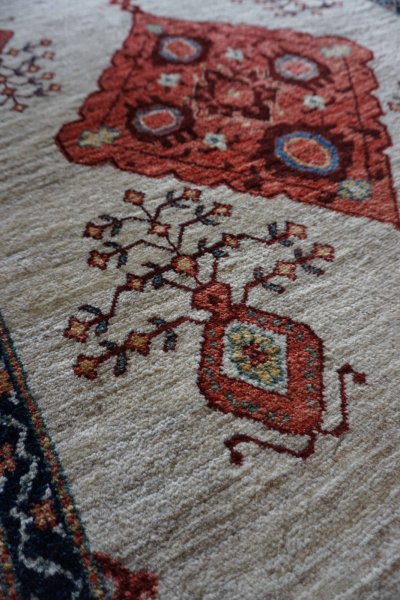 画像4:  『福袋2026』ルリバフ/アクセントラグサイズ208×108 cm 通常価格¥440,000     