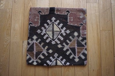 画像2:  『福袋2026』キリムクッション40×40cm 2枚セット 通常価格¥17,600 