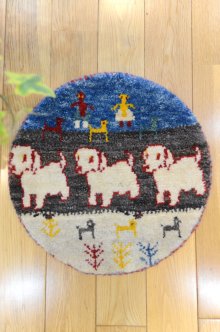 おすすめPoint！1: カシュクリ/座布団サイズ・丸37×37cm