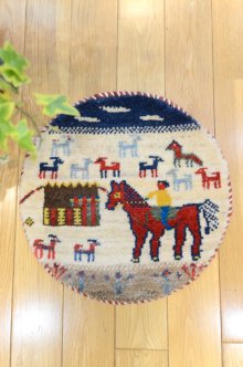 おすすめPoint！1: カシュクリ/座布団サイズ・丸37×38cm