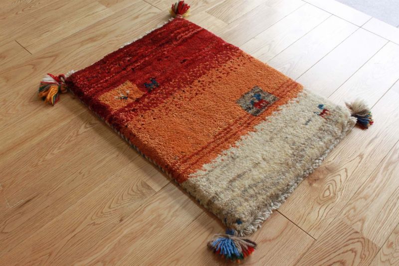 ギャッベ玄関マットミニサイズupしました トルコのインテリア キリム ギャッベ ウズベキスタンの手刺繍 スザーニのお店 大阪 南堀江のキリム店アブラッシュ ギャッベ玄関マットミニサイズupしました トルコのインテリア キリム ギャッベ ウズベキスタンの手刺繍 スザーニのお店 大阪 南堀江のキリム店アブラッシュ