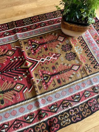 キリムで作る素敵な空間。 - abraj(アブラッシュ)Isik Selahattin キリムで作る素敵な空間。 - abraj(アブラッシュ)Isik Selahattin