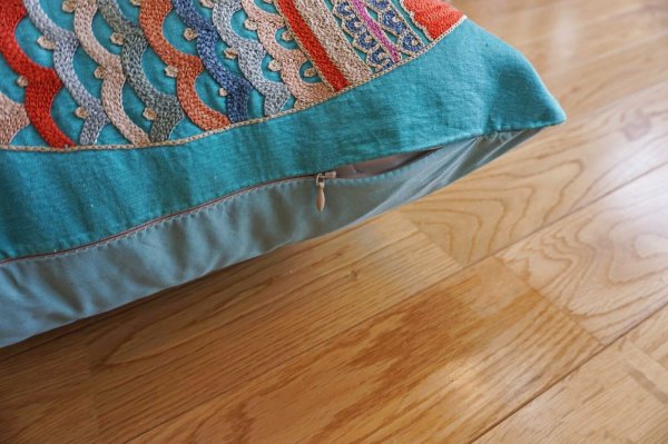 画像4: スザーニクッションカバー約50×50cm(中材付き） (4)