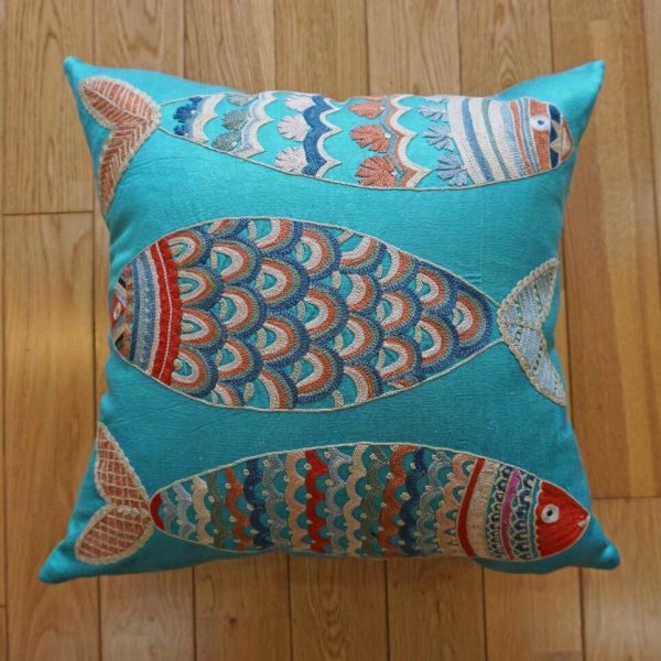 画像1: スザーニクッションカバー約50×50cm(中材付き） (1)