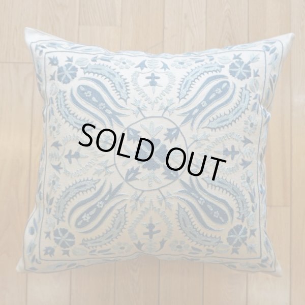 画像1: スザーニクッションカバー約50×50cm(中材付き） (1)