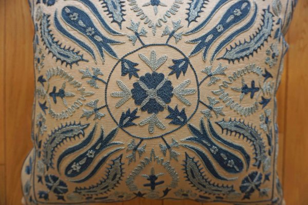 画像2: スザーニクッションカバー約50×50cm(中材付き） (2)