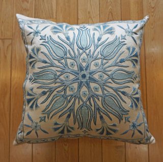 スザーニクッションカバー約50×50cm(中材付き） - abraj（アブラッシュ