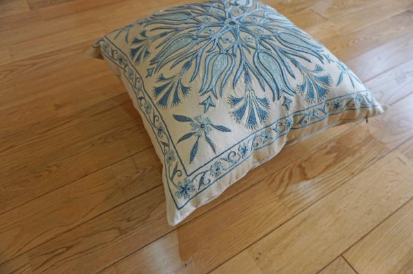 画像5: スザーニクッションカバー約50×50cm(中材付き) (5)