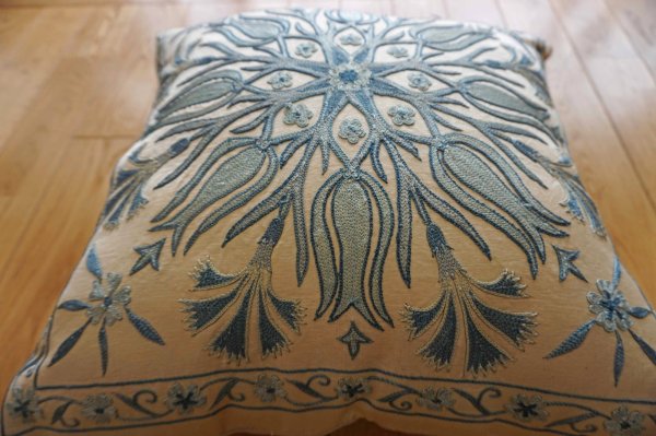 画像3: スザーニクッションカバー約50×50cm(中材付き) (3)