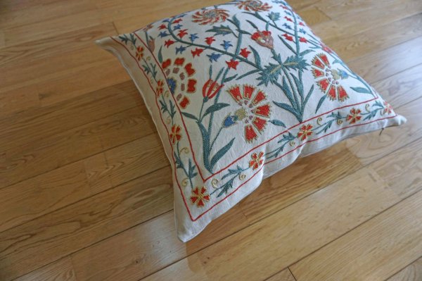 画像5: スザーニクッションカバー約50×50cm(中材付き） (5)