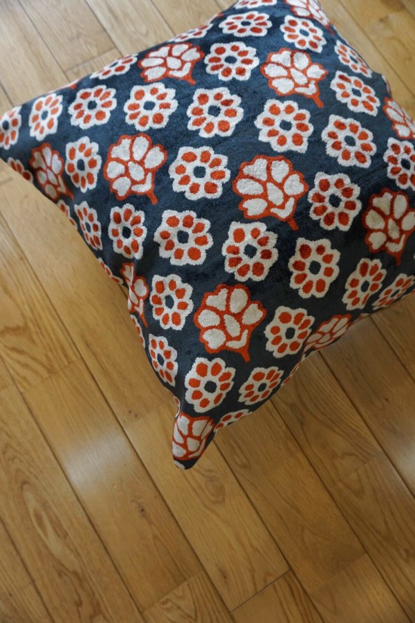 画像3: シルク&ベルベットクッションカバー約50×50cm（中材付き） (3)