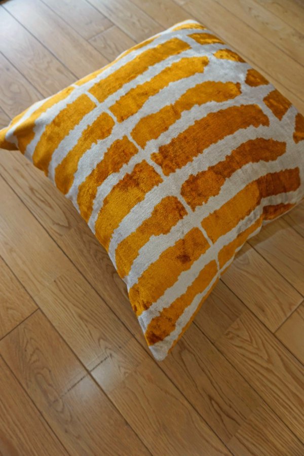 画像3: シルク&ベルベットクッションカバー約50×50cm（中材付き） (3)