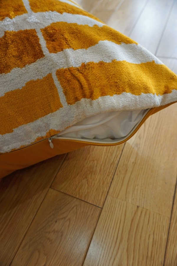 画像4: シルク&ベルベットクッションカバー約50×50cm（中材付き） (4)