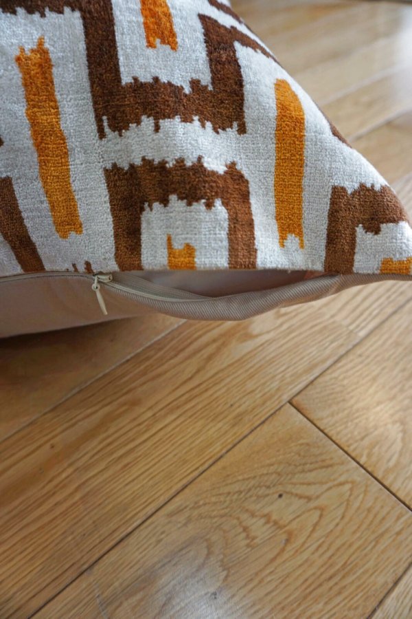 画像4: シルク&ベルベットクッションカバー約50×50cm（中材付き） (4)