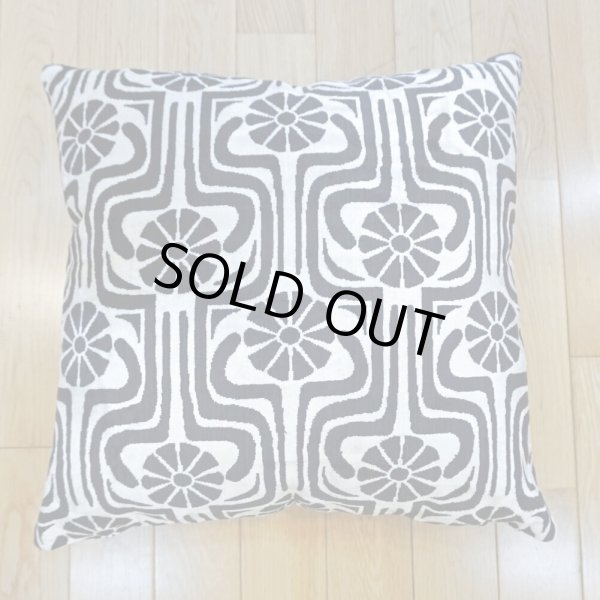 画像1: シルク&ベルベットクッションカバー約50×50cm（中材付き） (1)