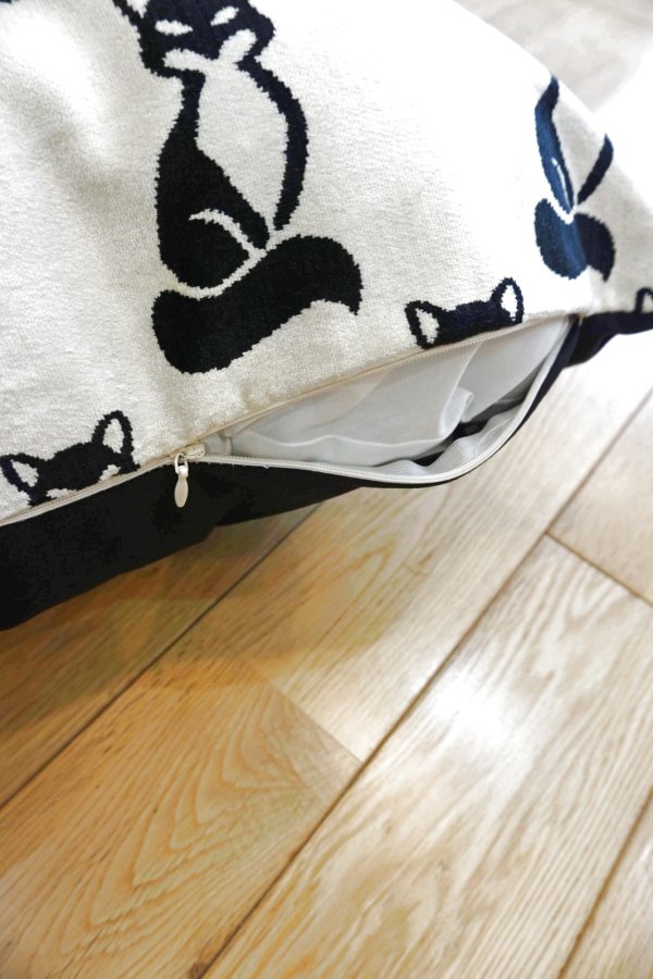 画像4: シルク&ベルベットクッションカバー約50×50cm（中材付き） (4)