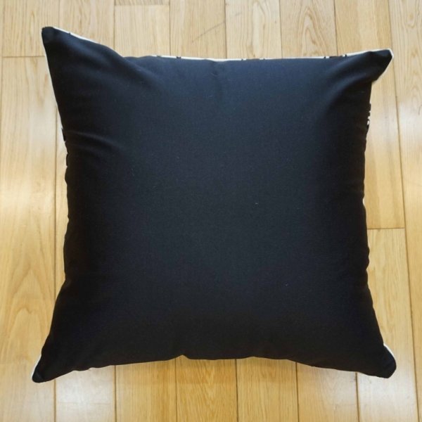 画像2: シルク&ベルベットクッションカバー約50×50cm（中材付き） (2)