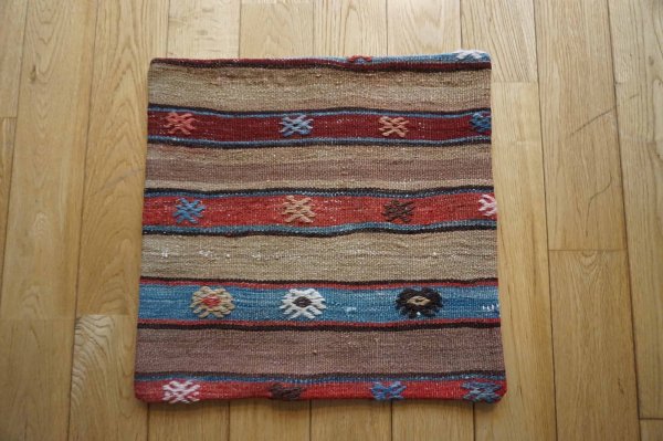 画像2:  『福袋2026』キリムクッション40×40cm 2枚セット 通常価格¥17,600  (2)