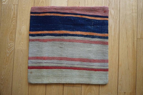 画像2:  『福袋2026』キリムクッション40×40cm 2枚セット 通常価格¥17,600  (2)