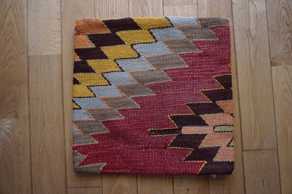 画像3:  『福袋2026』キリムクッション40×40cm 2枚セット 通常価格¥17,600  (3)