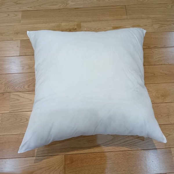 画像1: クッション中材　50×50cm用　※福袋のクッションカバーご購入で中材ご希望の方はこちらでご注文ください (1)