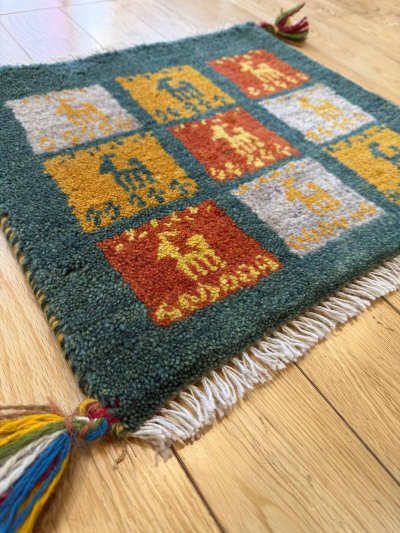 画像1: ギャッベ/座布団サイズ39×42cm（フリンジ・ボンボリあり）