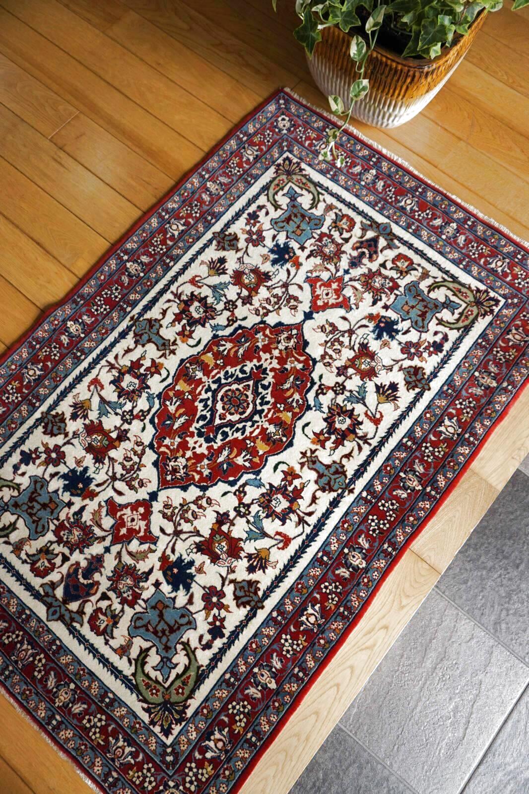 イスファハン115×76cmペルシャ絨毯