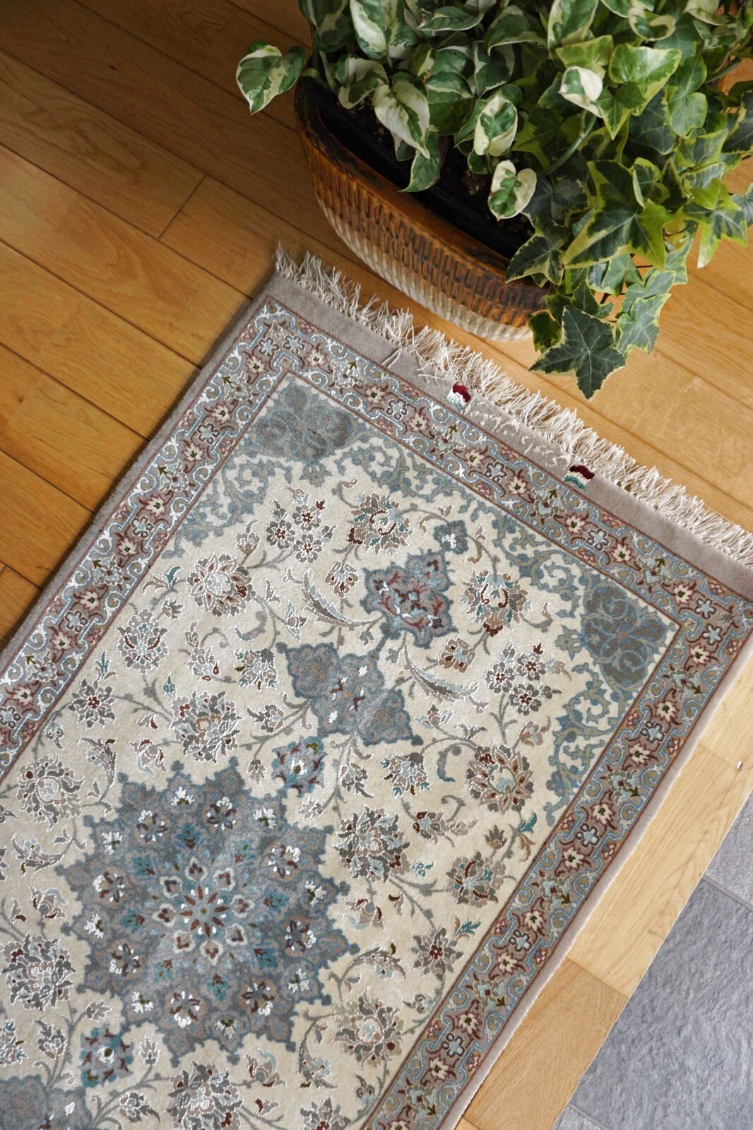 イスファハン110×60cmペルシャ絨毯（オールド）