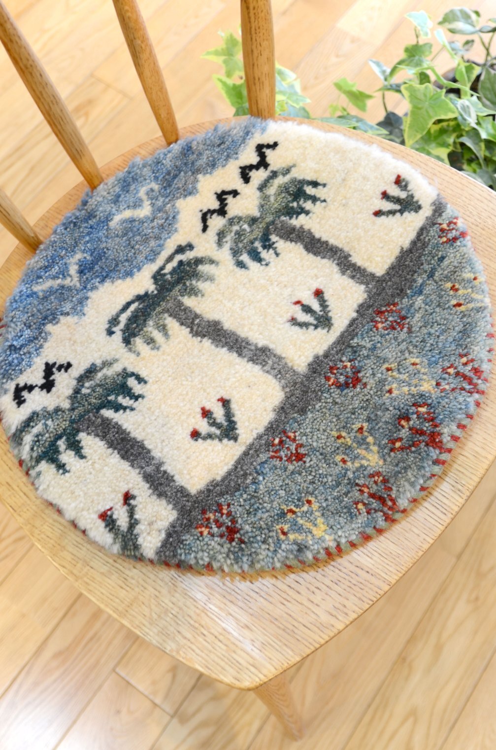 ギャッベ ライオン カシュクリ 手織り 手紬ぎ 草木染め 座布団 高品質 カシュクリ/座布団サイズ・丸39×40cmギャッベ